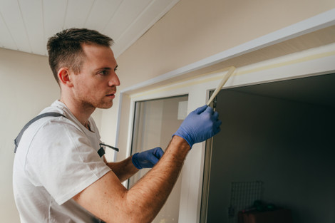 How to Remove Old Caulk from the Shower